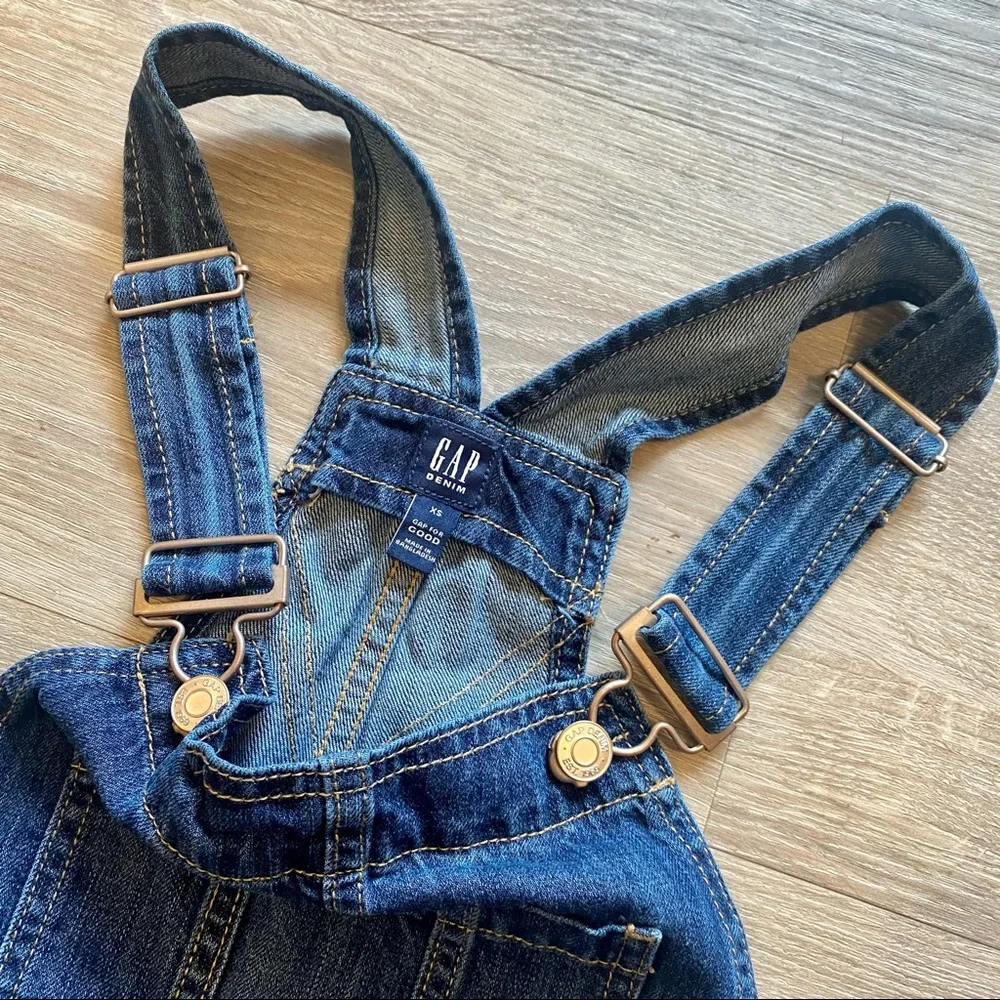 NWT GAP Overall Shorts - Picture 5 of 6